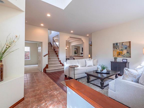 3rd image of 2811 Florentine Ct