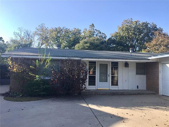 2nd image of 2502 Sylvan Dr