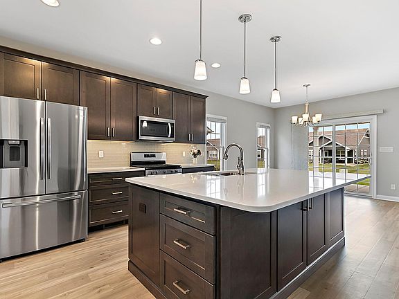 3rd image of 14604 Greystone Dr