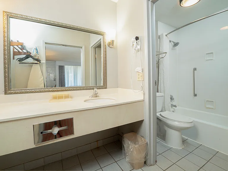 4020 Parkview Dr #A — Photo 5