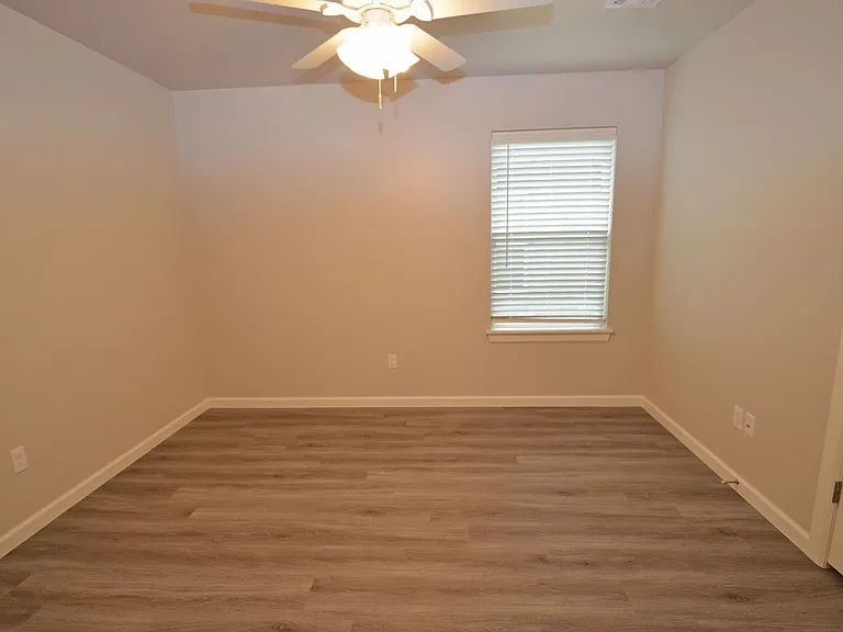 11227 Howard Dr — Photo 32