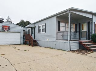 65 Buckboard Dr, Wheeling, IL 60090