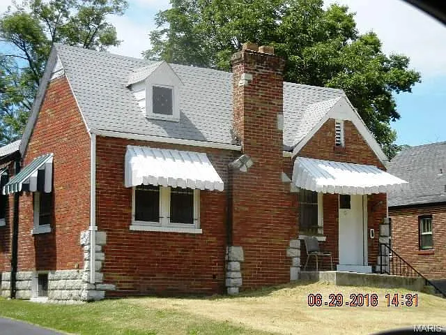 3845 Oakridge Blvd photo 1