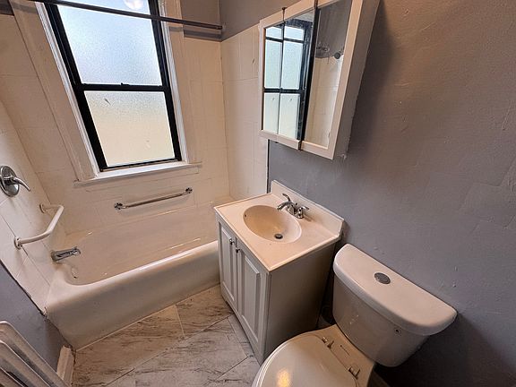 3rd image of 7444 S East End Ave