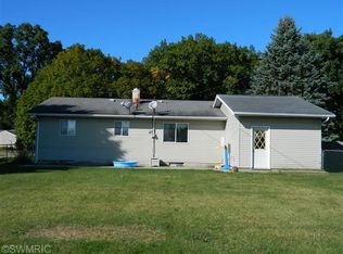 17111 Lovers Ln, Three Rivers, MI 49093