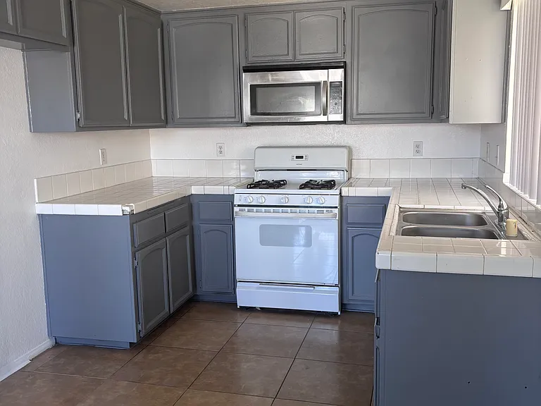 635 Montecito Ave #B — Photo 5