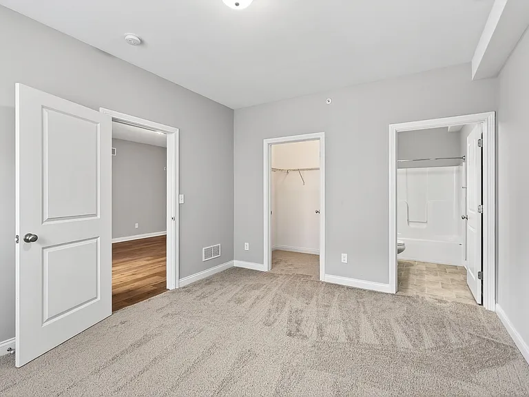 Palomar View Apartments — Photo 17