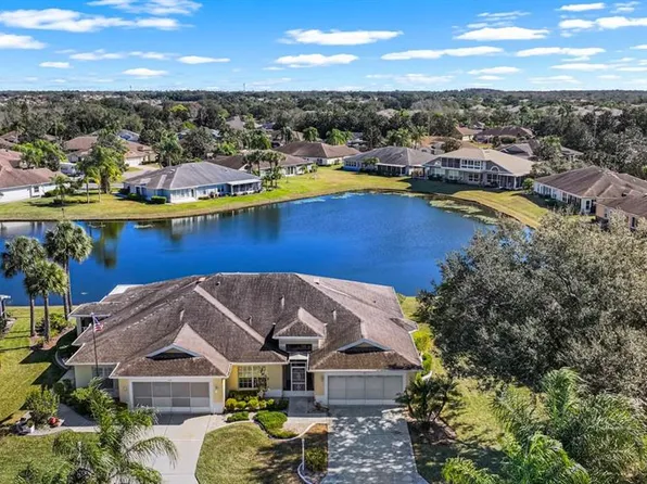 811 Staffordshire Ln, Sun City Center, FL 33573