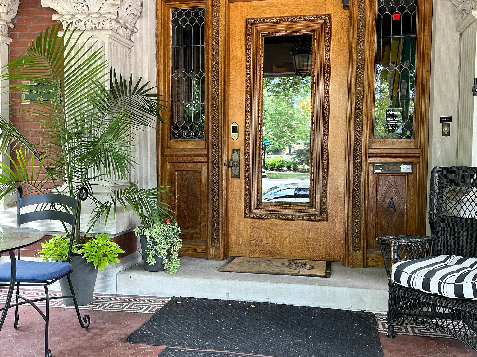 7 bed, 6000 sqft, $950 — Photo 2