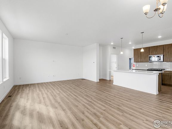 4th image of 4511 Parkline St
