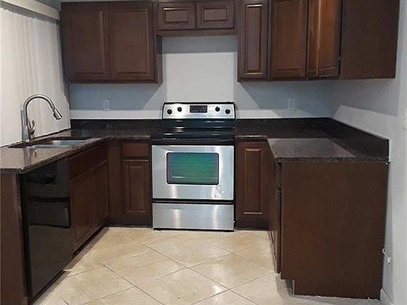 3rd image of 406 Meadowhill Dr