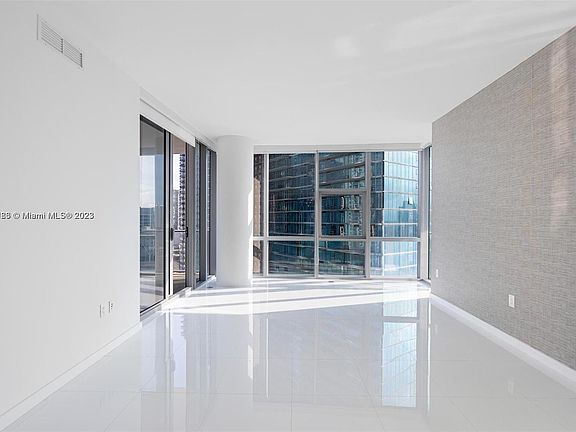 3rd image of 851 NE 1st Ave #1612