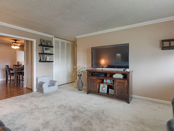 4th image of 2739 Lookout Dr