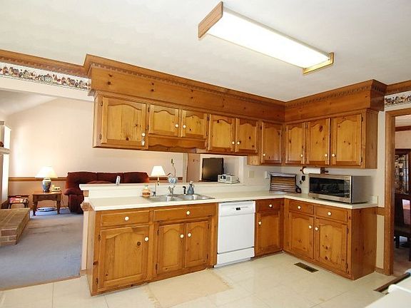 Kitchen looking to Family Room