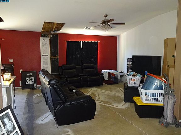 5th image of 1800 E Country Ct