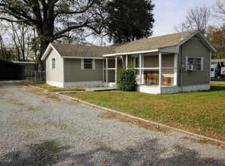 260 Irvine Ln, Dundee, MS 38626