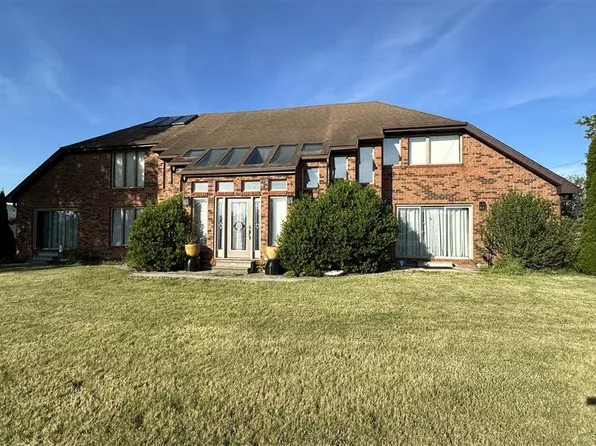 1404 Radio Dr, Rural Retreat, VA 24368
