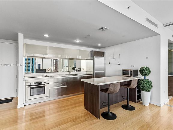 5th image of 1040 Biscayne Blvd APT 1107