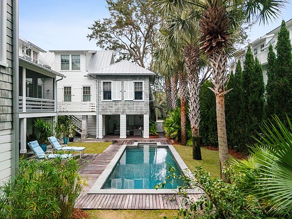 4th image of 1749 Middle St