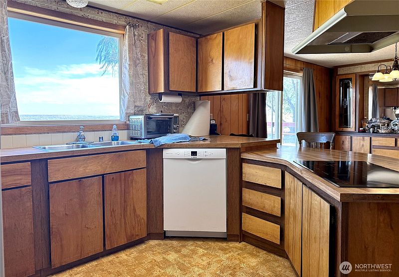 5th image of 7603 Coyote Heights Road N