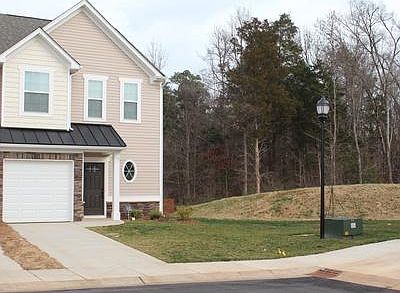 End townhome in Cul-de-sac