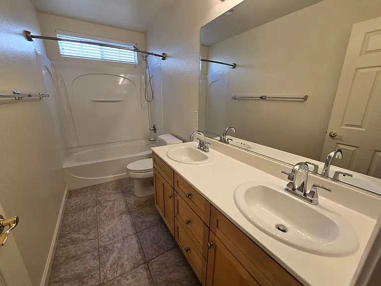 5130 Lakeshore Dr — Photo 15