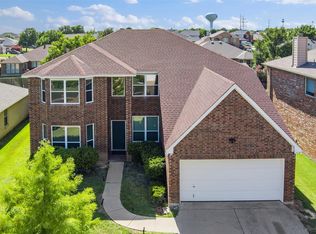 7000 Snowy Owl St, Arlington, TX 76002