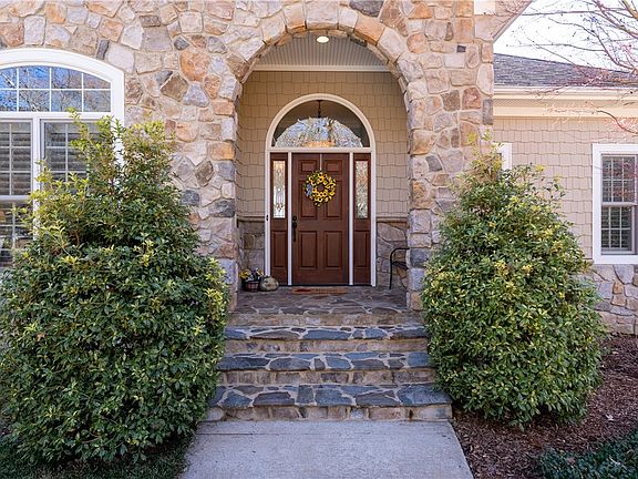 5th image of 613 Lighthouse Ct