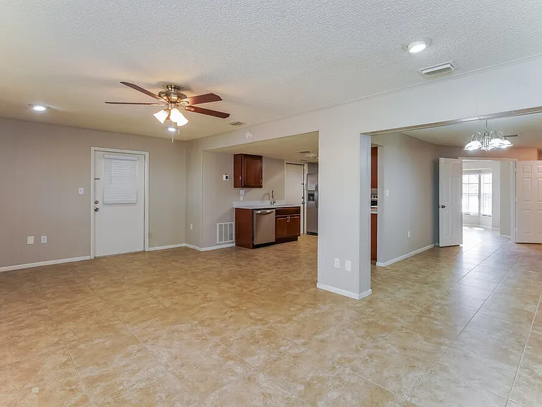 403 Blueberry Dr — Photo 4