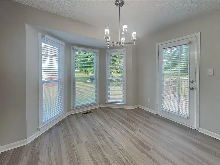 59 Wendy Way — Photo 4