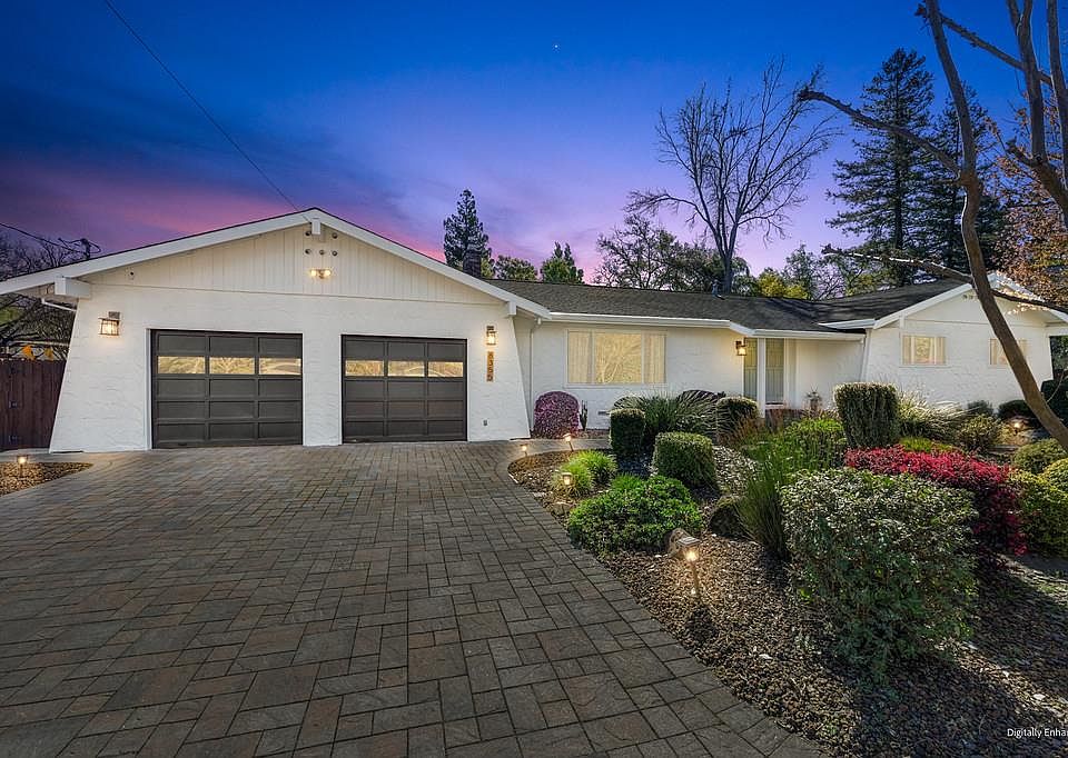 1st image of 8355 Acorn Dr