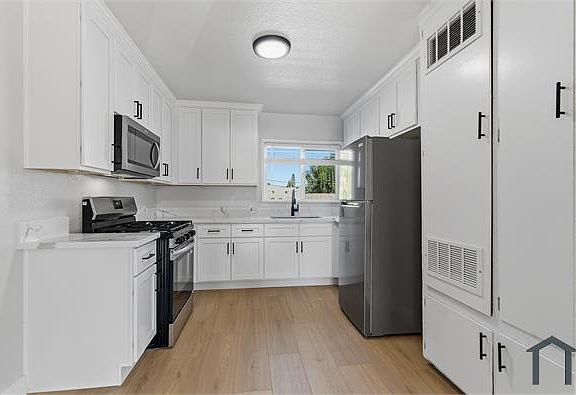 5th image of 4077 W 23rd St APT 5