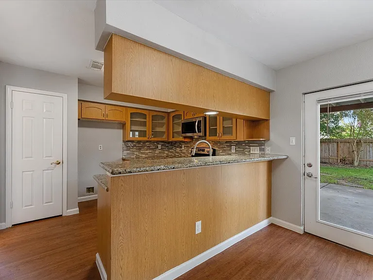 4311 Piney Creek Ln — Photo 10
