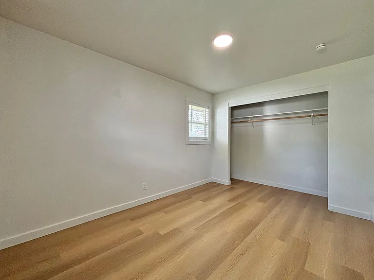 6020 N Elgin St — Photo 8