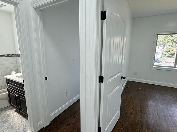 5th image of 118 Arlington Ave #1R