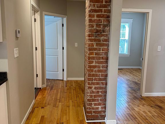 4th image of 2014 Lark St #2