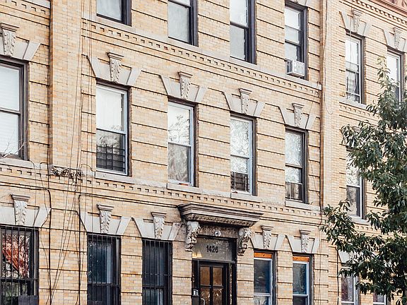 5th image of 1426 Putnam Ave #1B
