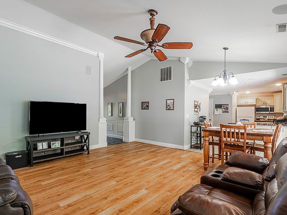 5th image of 3018 Springfield Rd