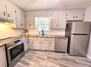 27 Spillman Rd, Farmville, VA 23901