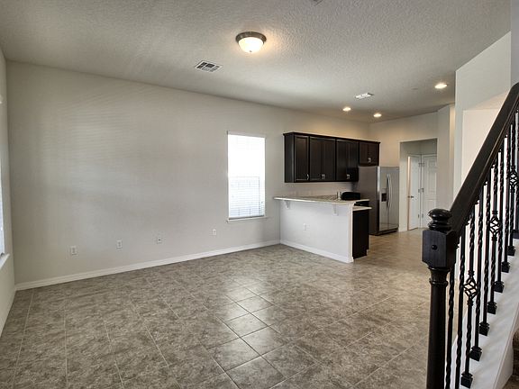 3rd image of 9390 Meadow Hunt Way