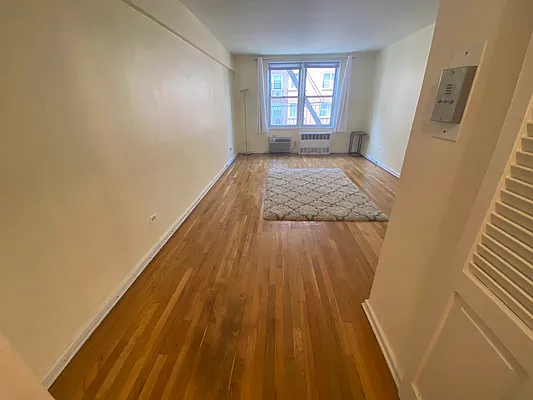 Rented by Contact Realty | media 15