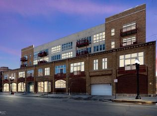 1225 W Morse Ave APT 410, Chicago, IL 60626