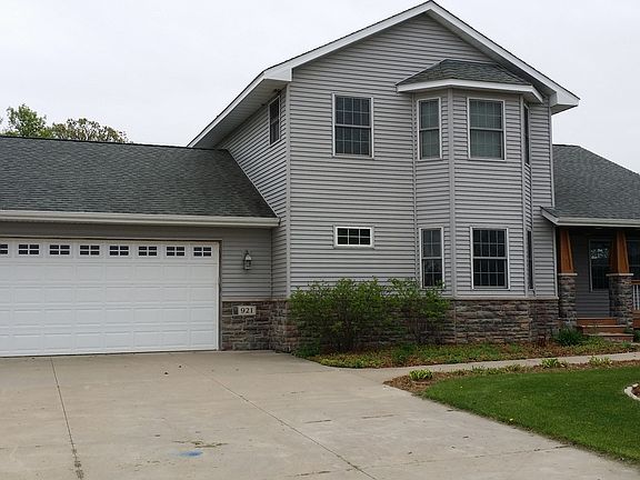 2nd image of 921 Acacia Dr