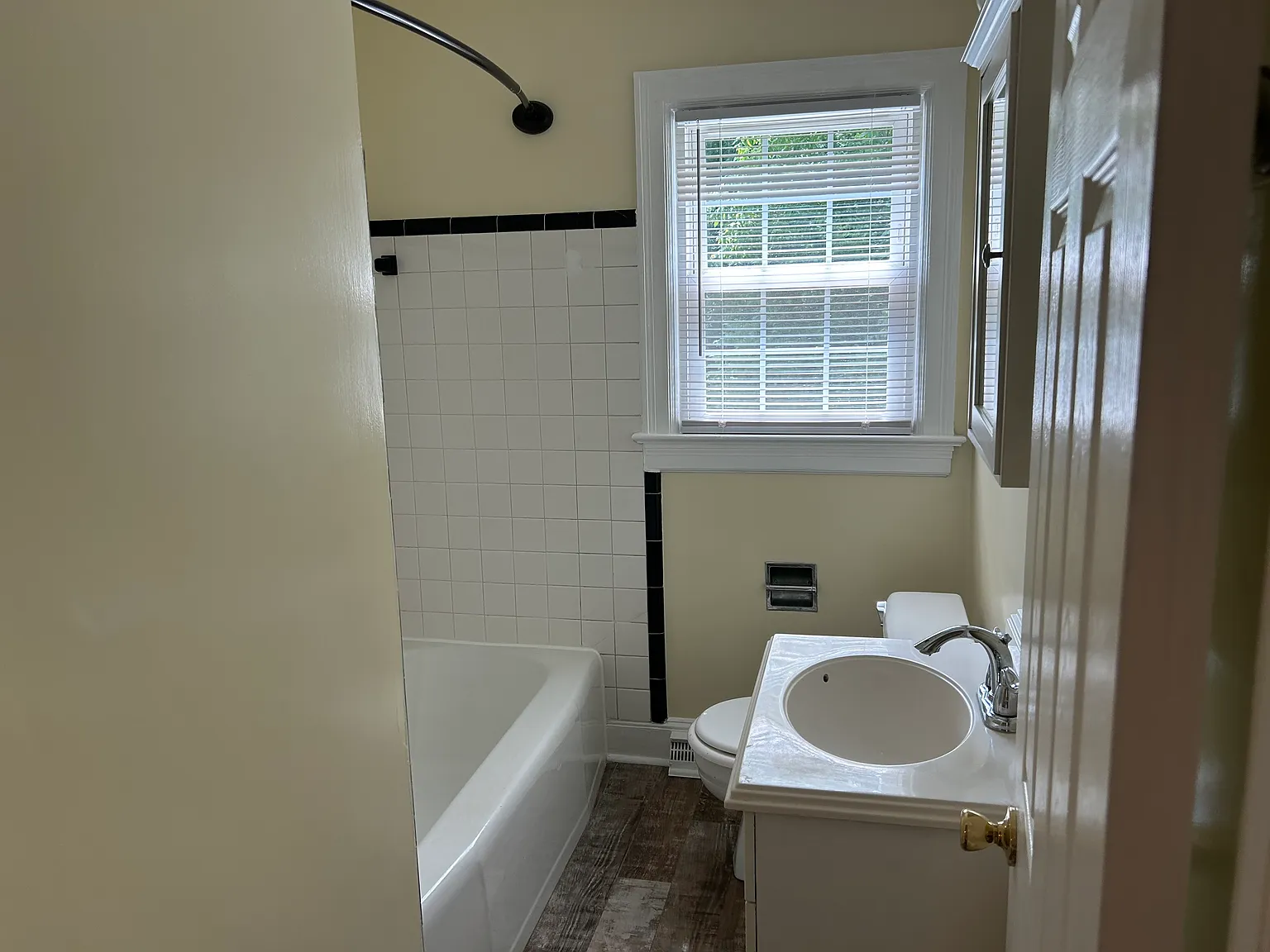 3 bed, 1400 sqft, $1,400 — Photo 4