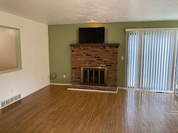 2nd image of 663 Allison Dr