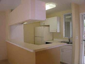 5th image of 75-6081 Alii Dr APT U201