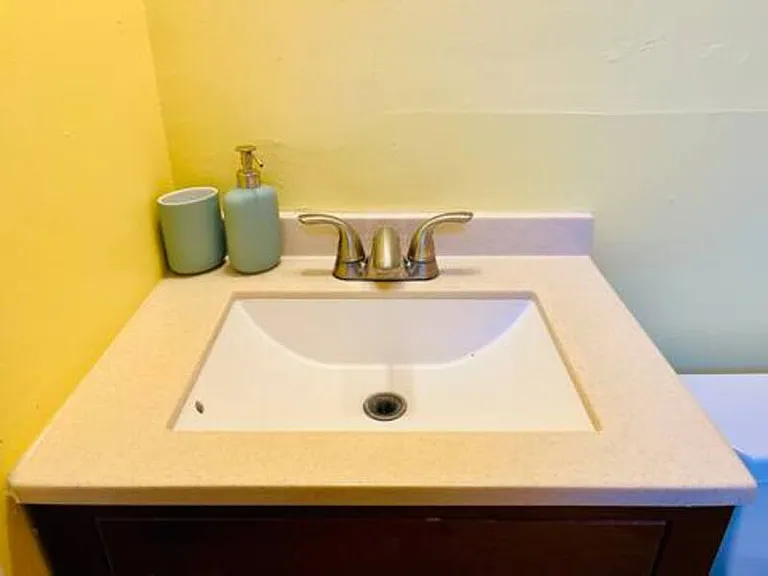 121 College Pl — Photo 7