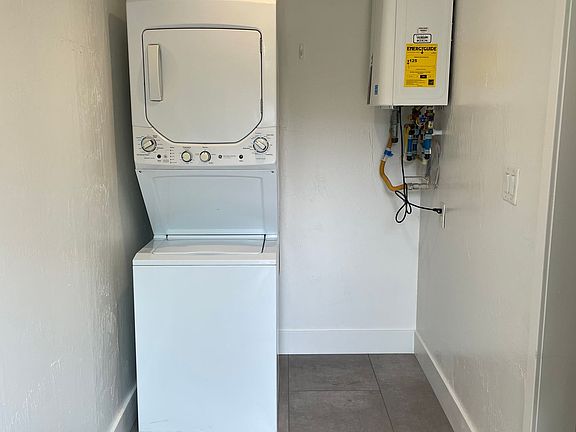 5th image of 1509 Warner St Unit 2