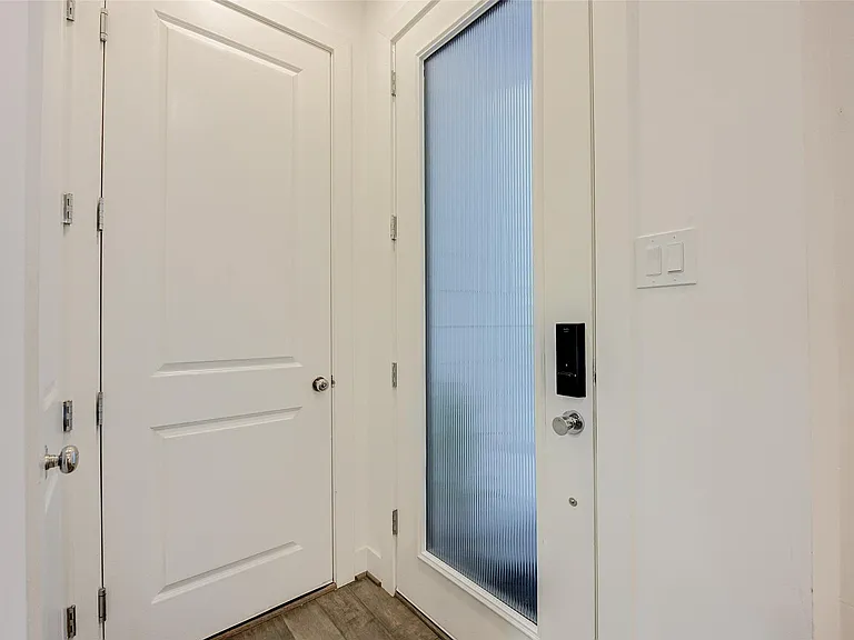 5839 Dolores St — Photo 4