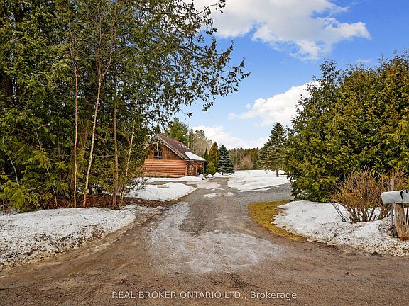 3rd image of 481 Oak Hill Rd